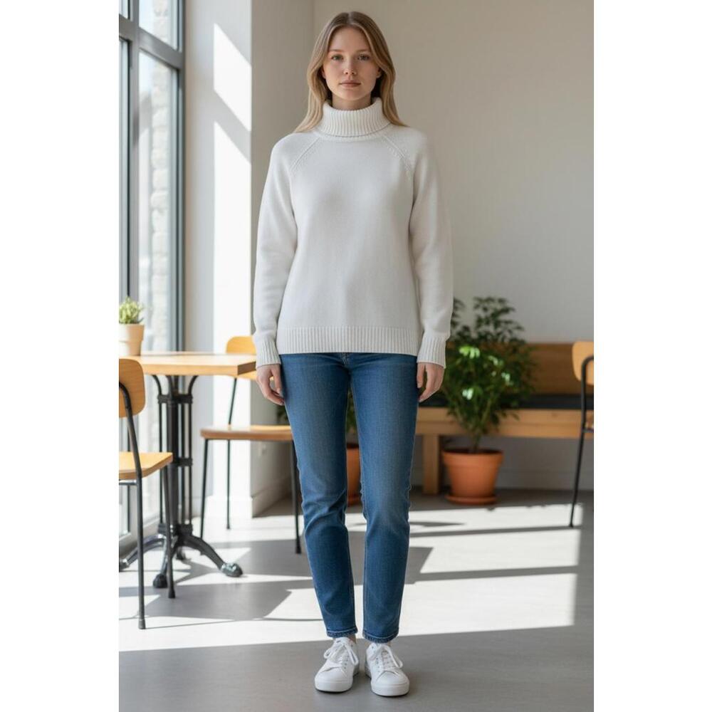 Karen Scott White Cozy Turtleneck Sweater‎